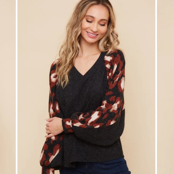 Printed sleeve Patterned Shirt - Picture 5 of 5